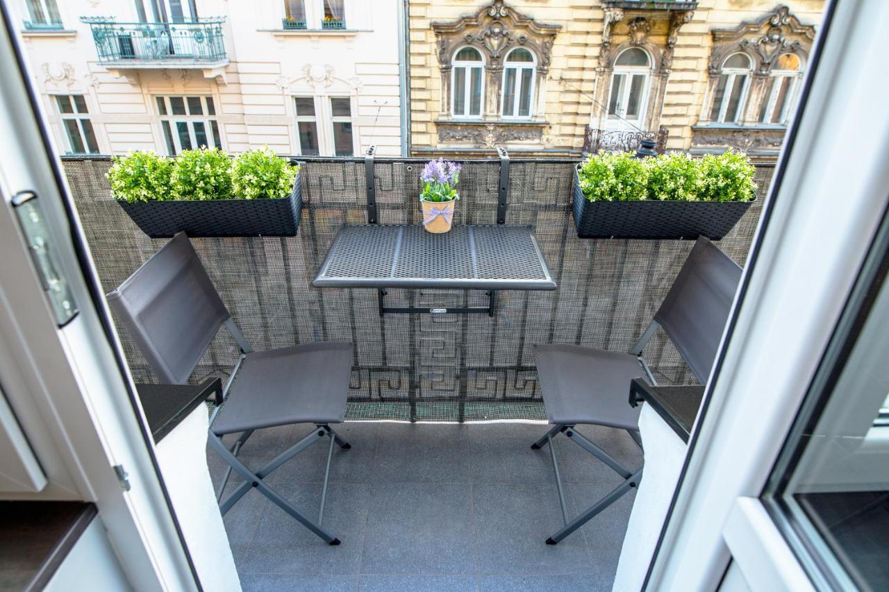 Tribeca City Center Apartments Krakau Buitenkant foto